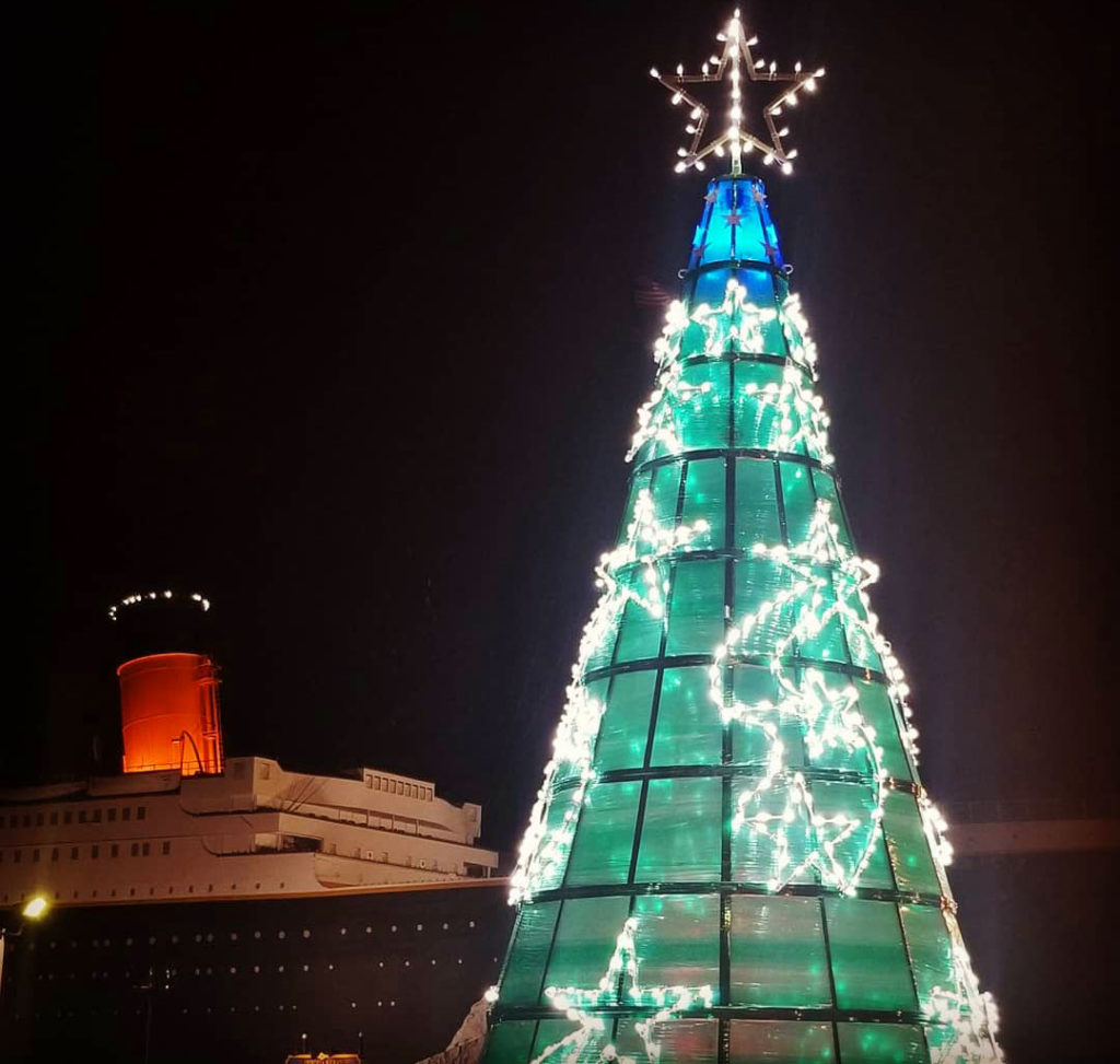 Titanic Branson Christmas Tree