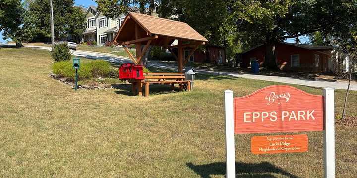 Downtown Branson Parks: Green Spaces & Outdoor Relaxation